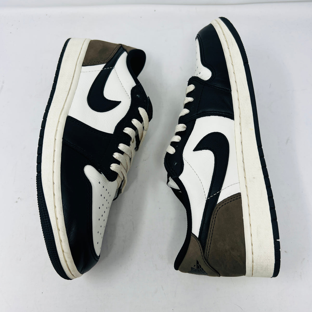 Jordan 1 Retro Low OG Mocha