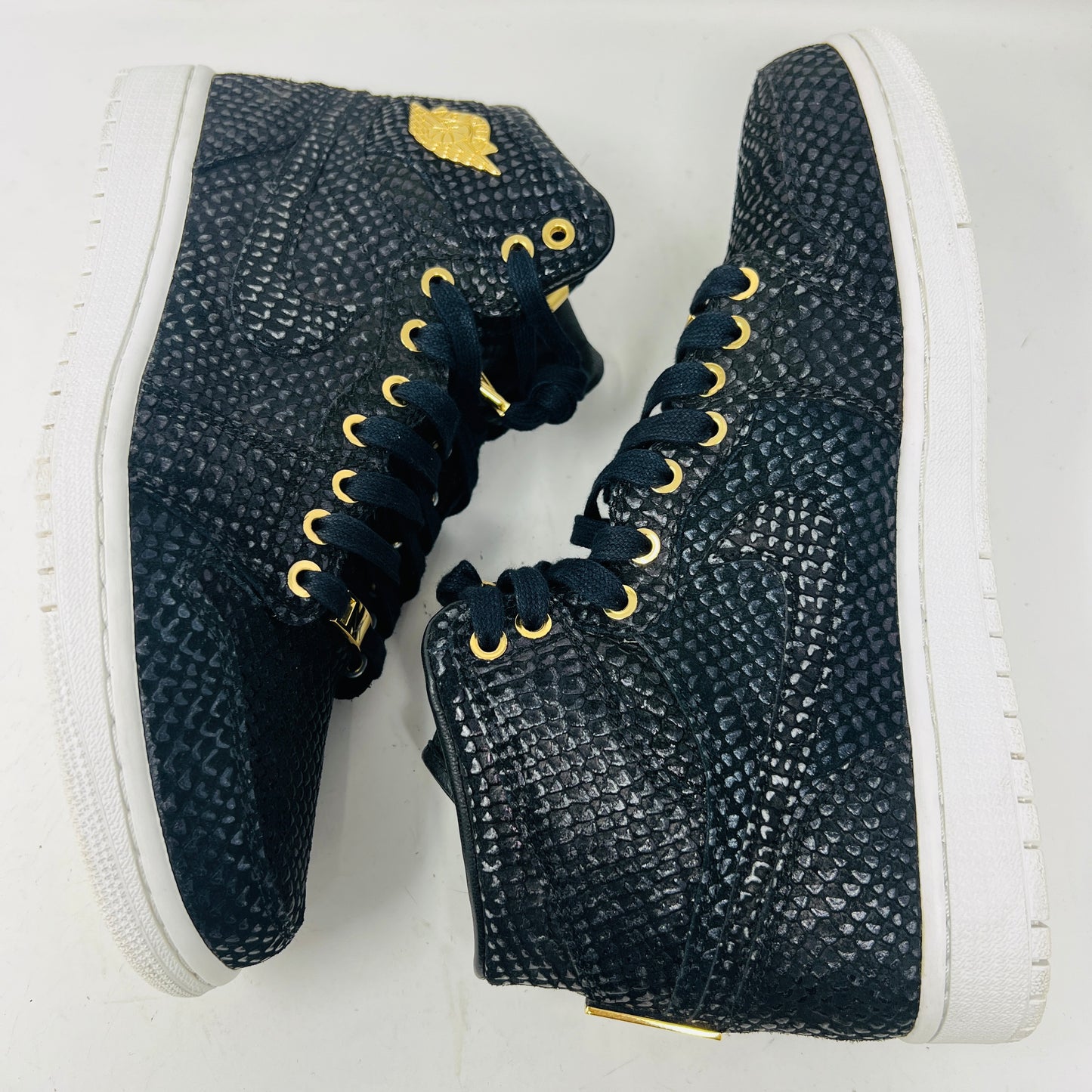 Jordan 1 Retro Pinnacle Black