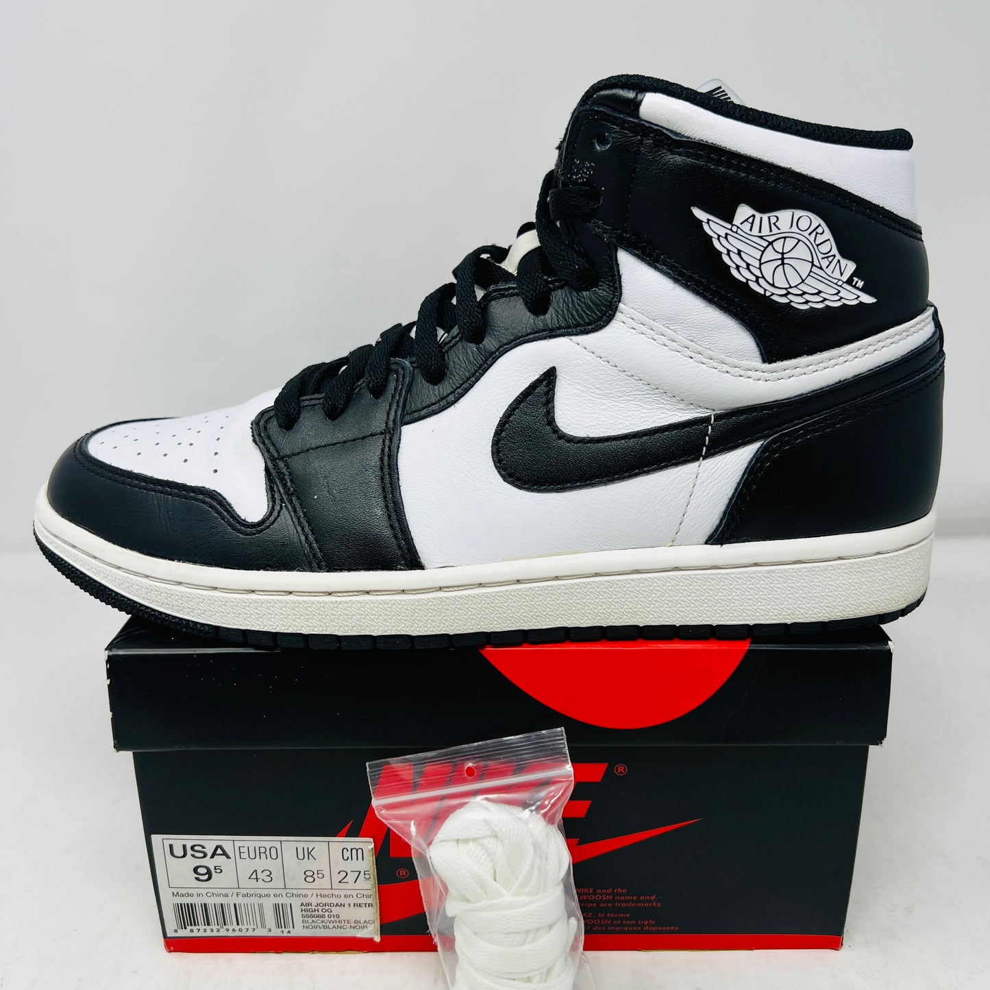 Jordan 1 Retro Black White (2014)