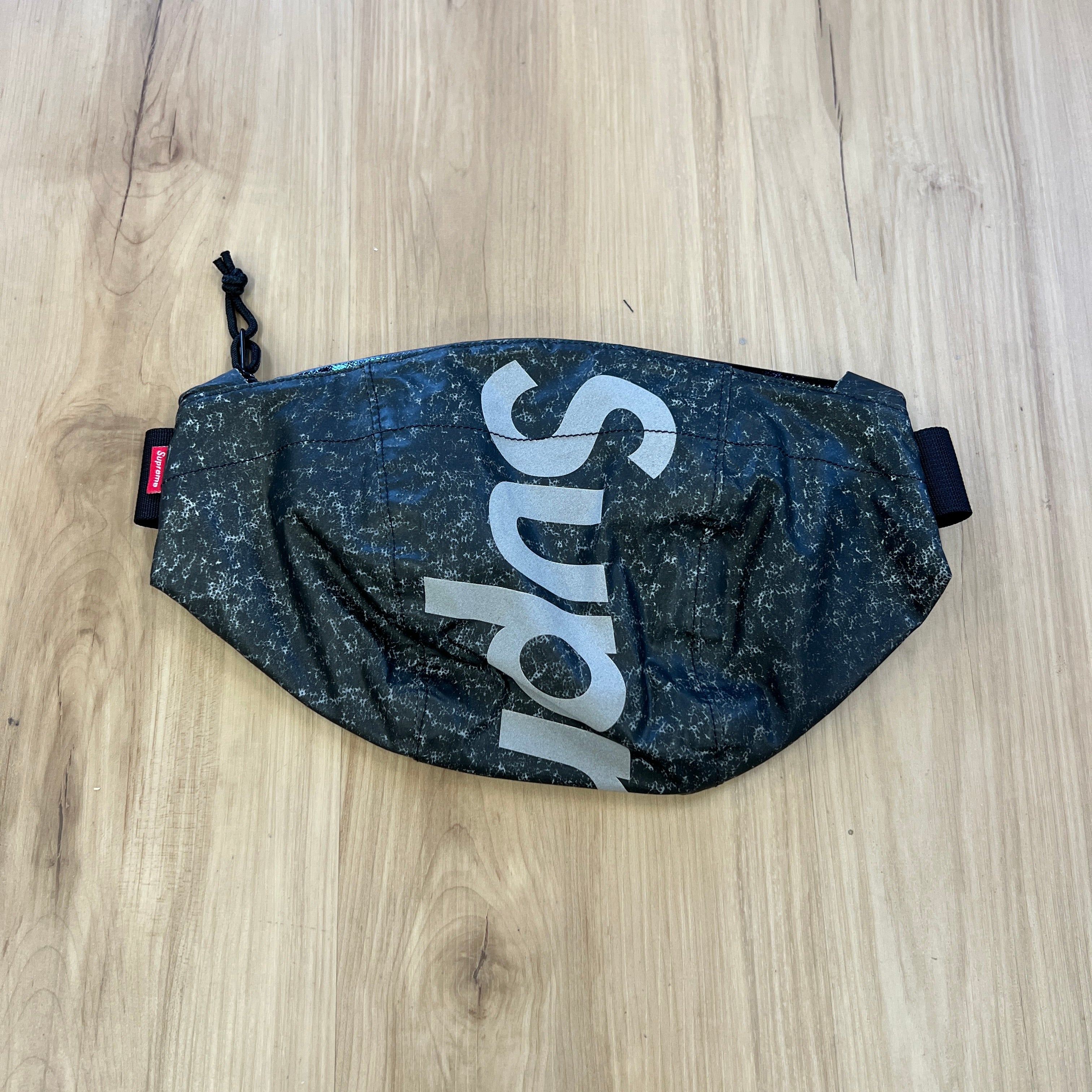 Supreme Waterproof Reflective Speckled Waist Bag Black – Holy Ground