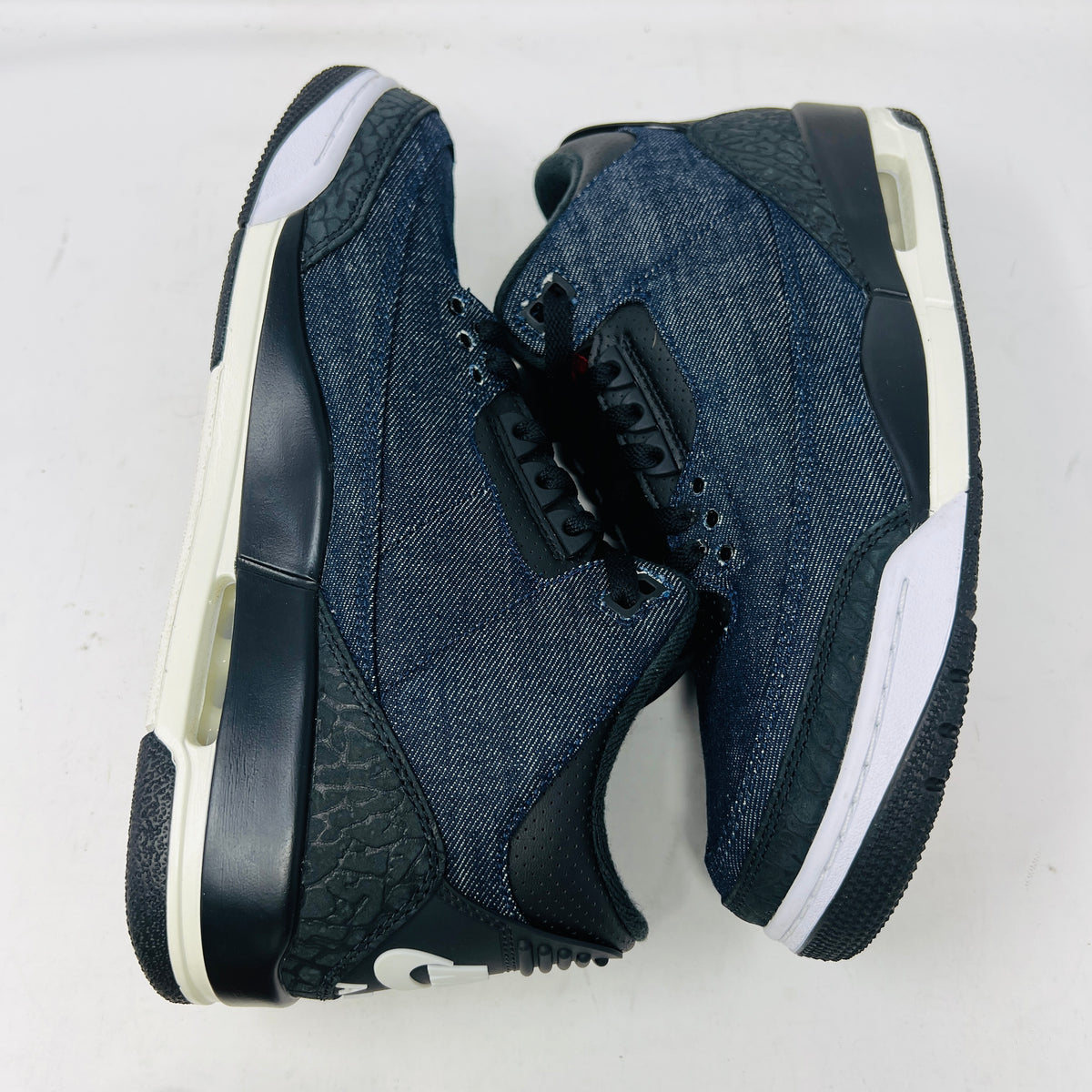 Jordan 3 Retro Levi’s Indigo