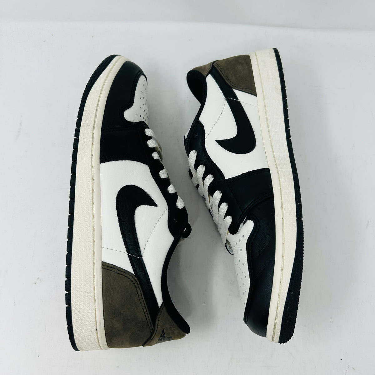 Jordan 1 Retro Low OG Mocha