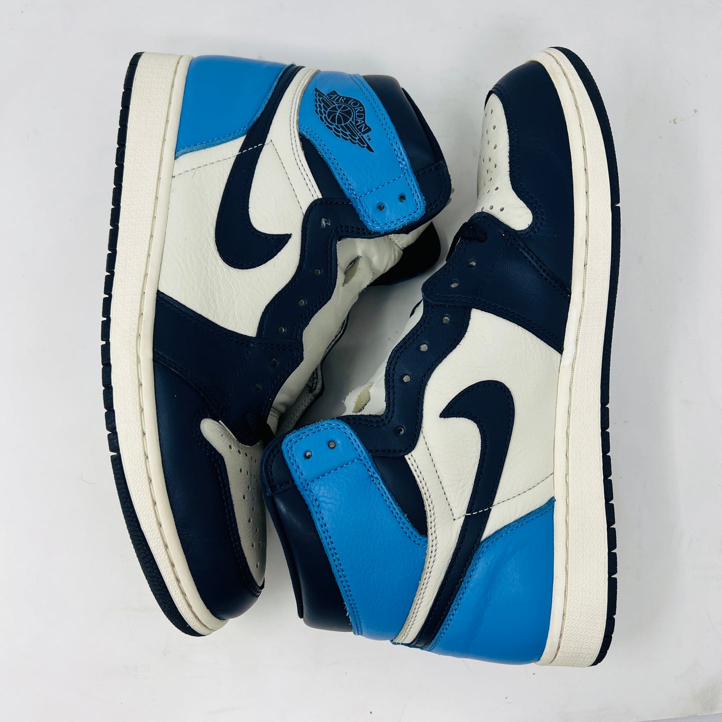 Jordan 1 Retro High Obsidian