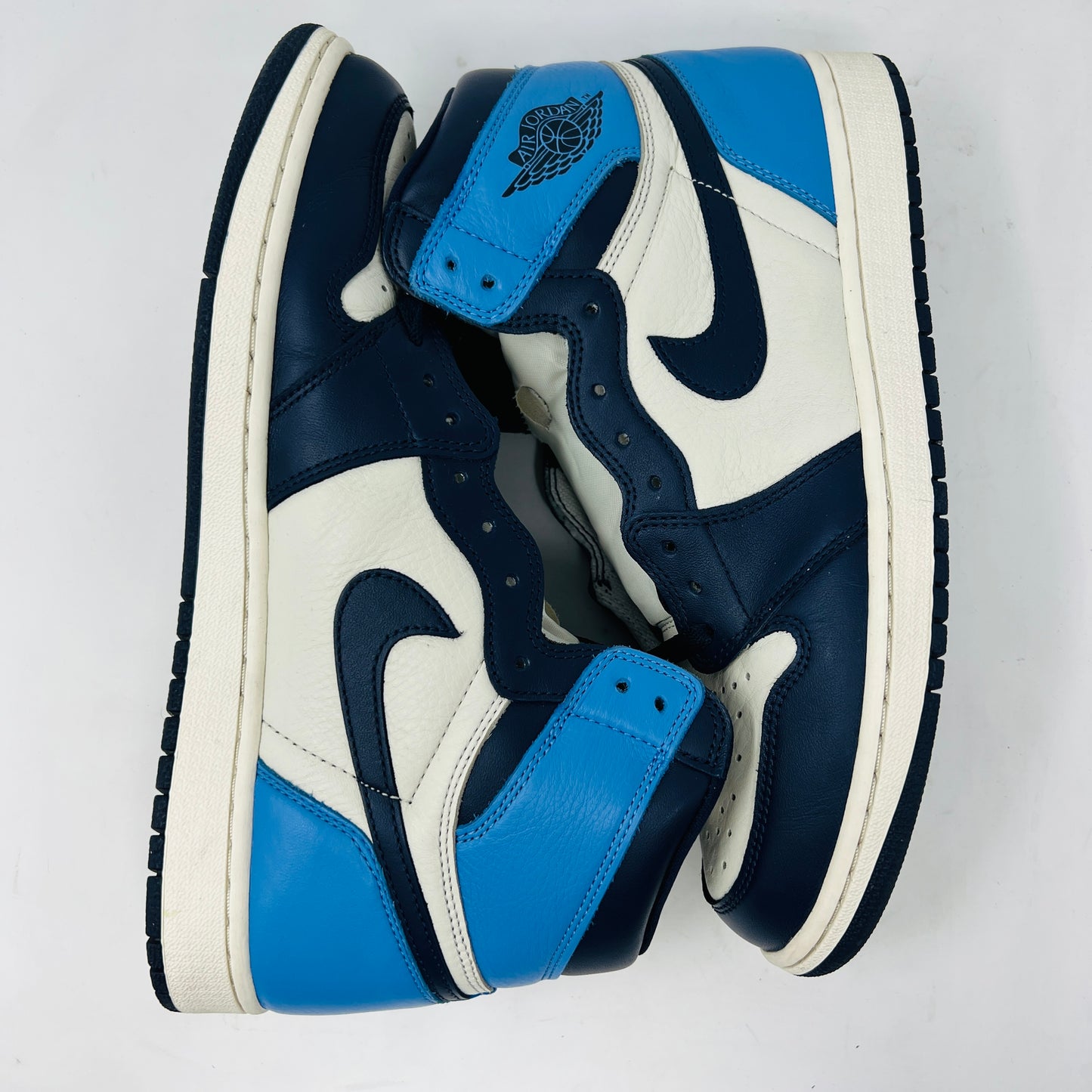 Jordan 1 Retro High Obsidian