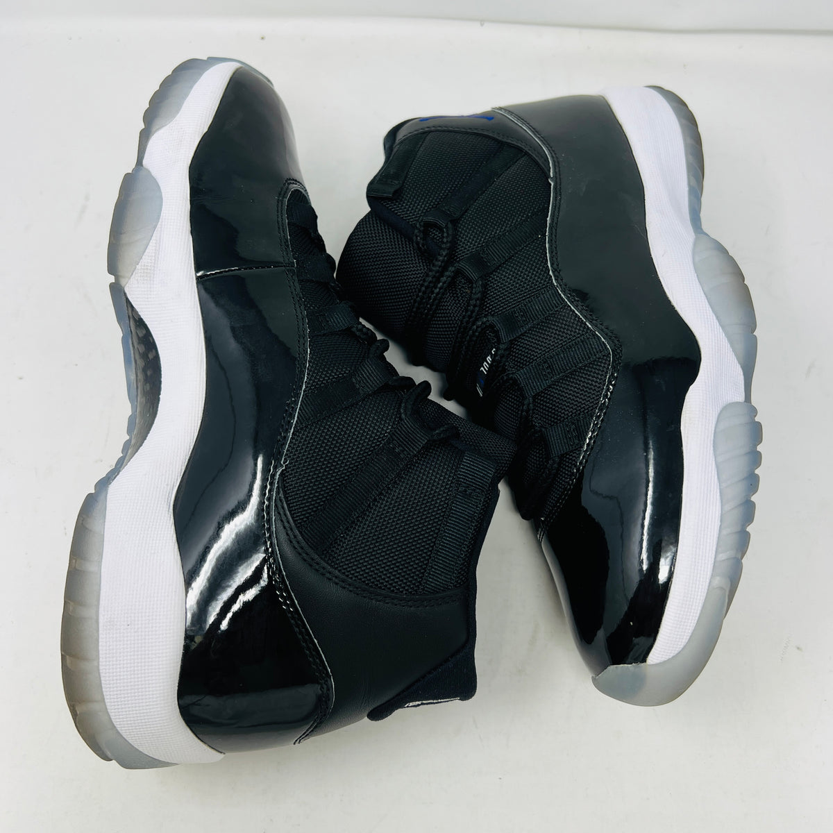 Jordan 11 Retro Space Jam (2016)