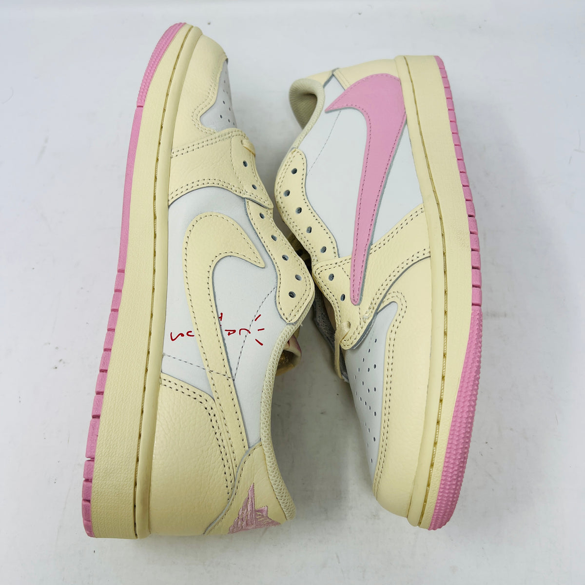Jordan 1 Retro Low OG SP Travis Scott Shy Pink