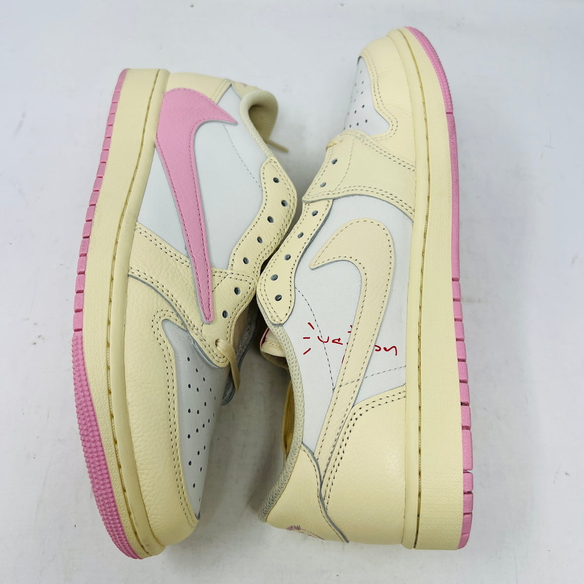 Jordan 1 Retro Low OG SP Travis Scott Shy Pink