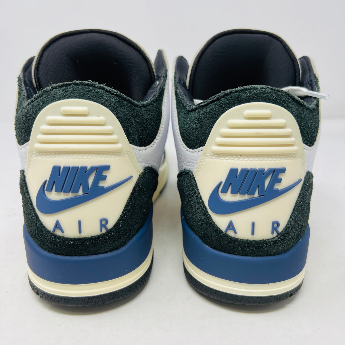Jordan 3 Retro OG SP A Ma Maniére Diffused Blue