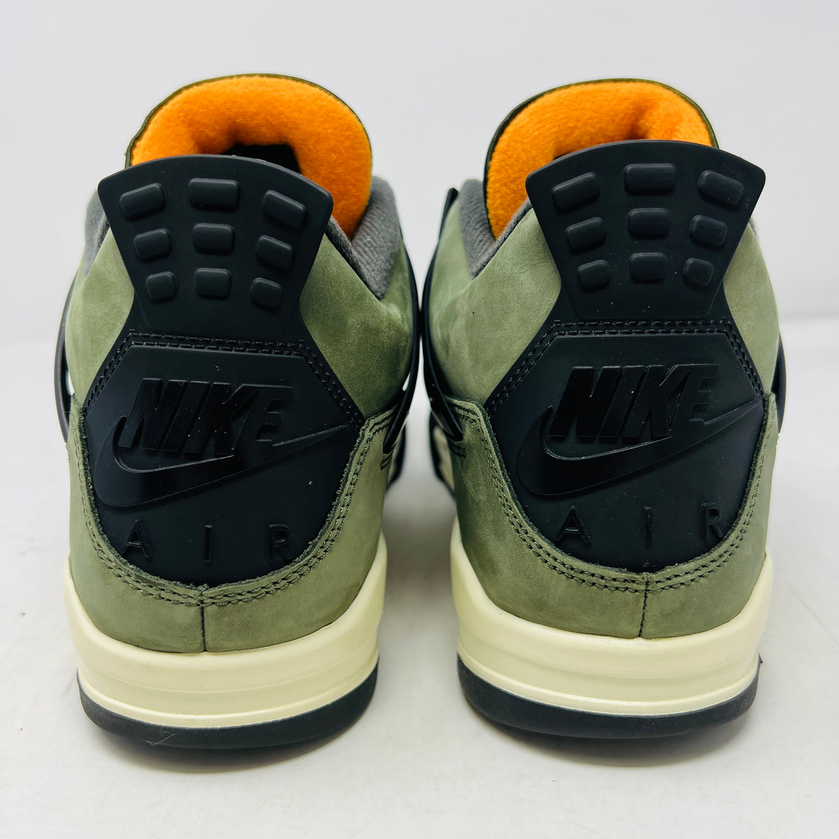Jordan 4 Retro OG SP Undefeated (2025)