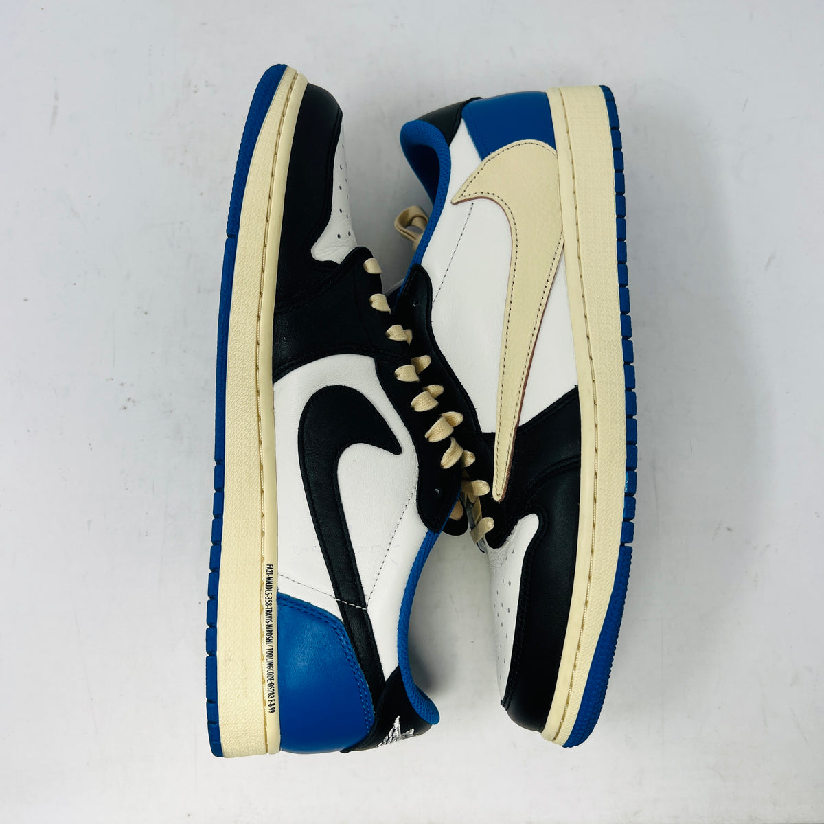 Jordan 1 Retro Low OG SP Fragment x Travis Scott