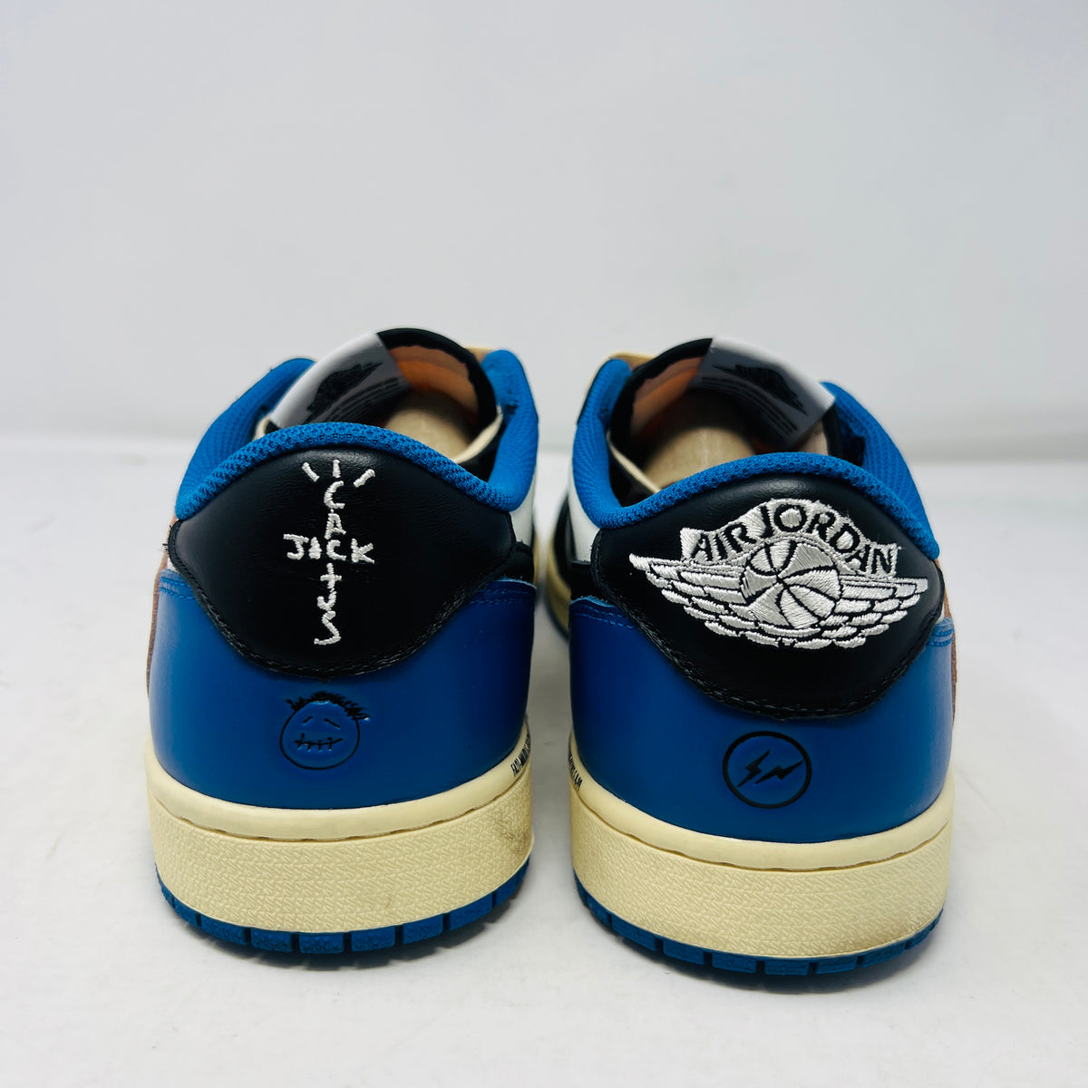 Jordan 1 Retro Low OG SP Fragment x Travis Scott