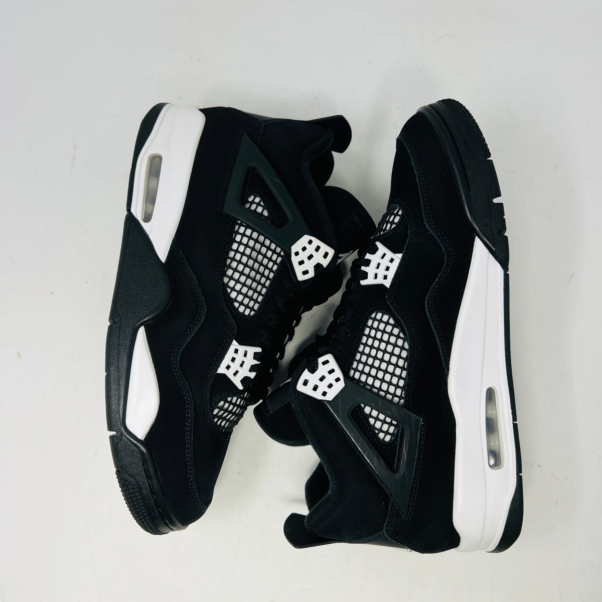 Jordan 4 Retro White Thunder