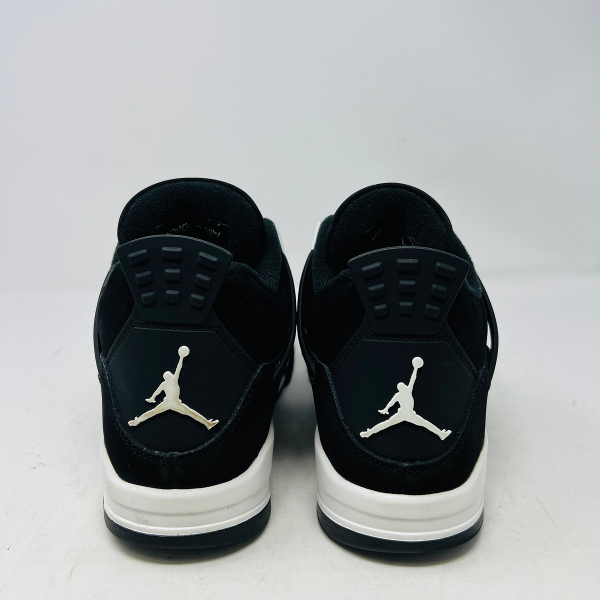 Jordan 4 Retro White Thunder