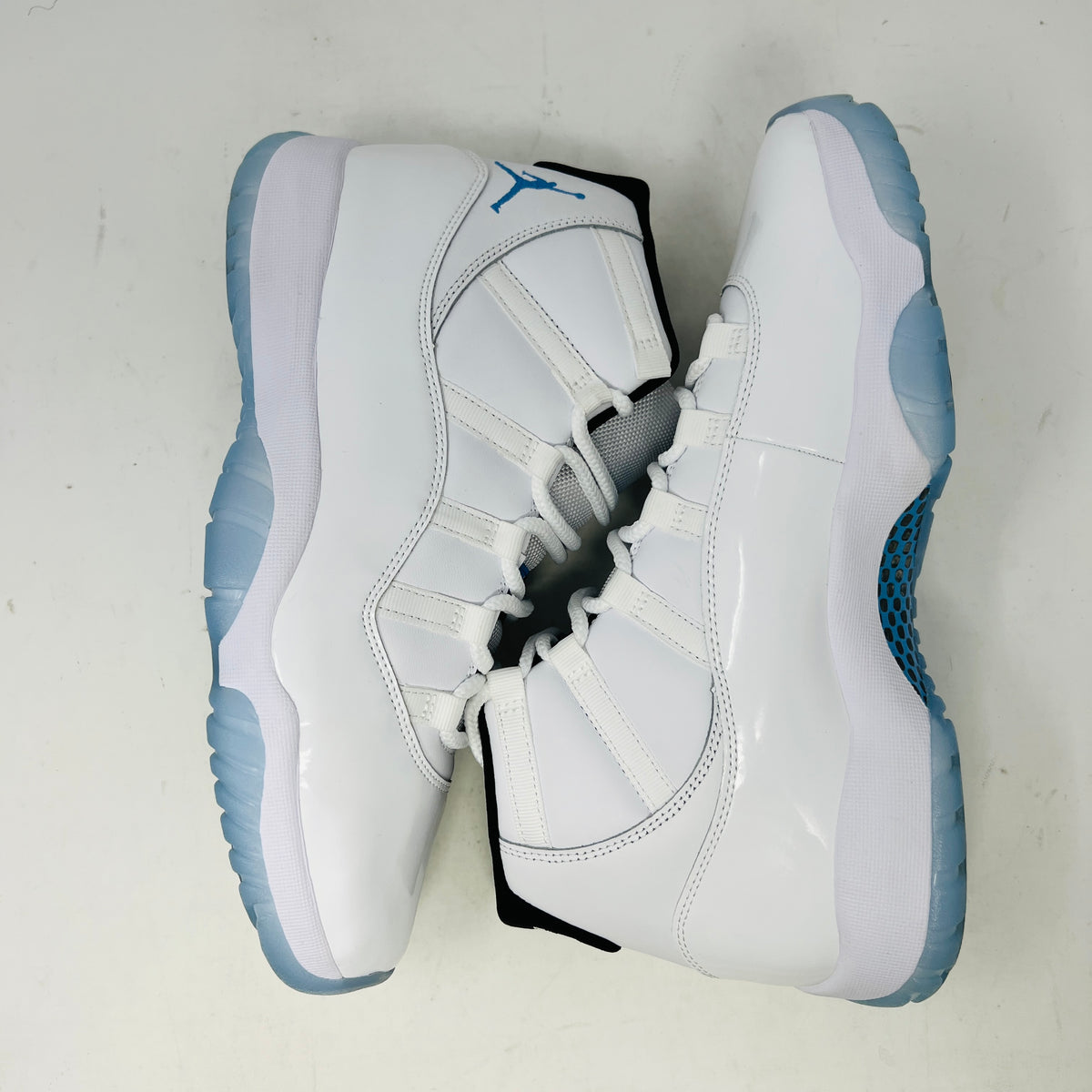 Jordan 11 Retro Legend Blue (2024)