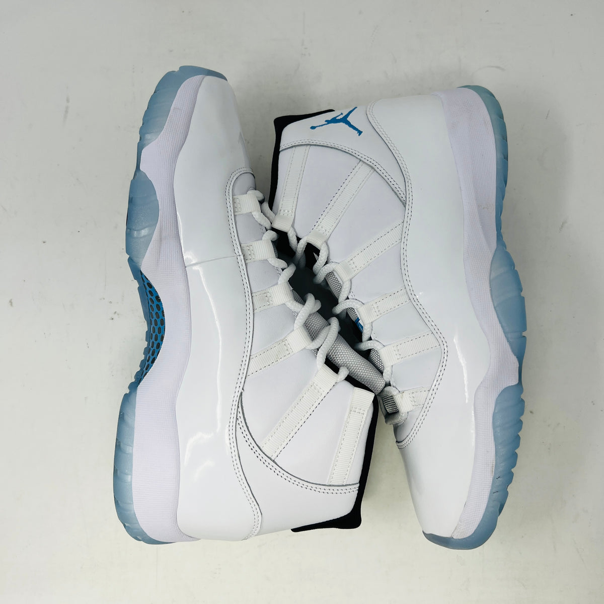 Jordan 11 Retro Legend Blue (2024)