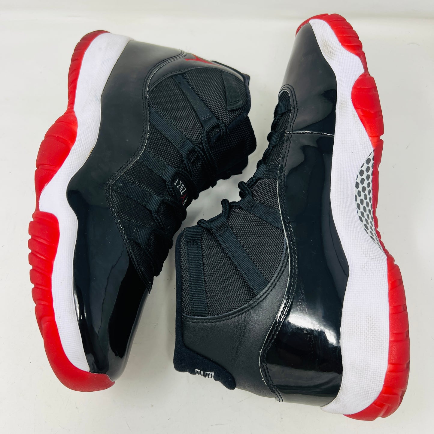 Jordan 11 Retro Playoffs Bred (2019)