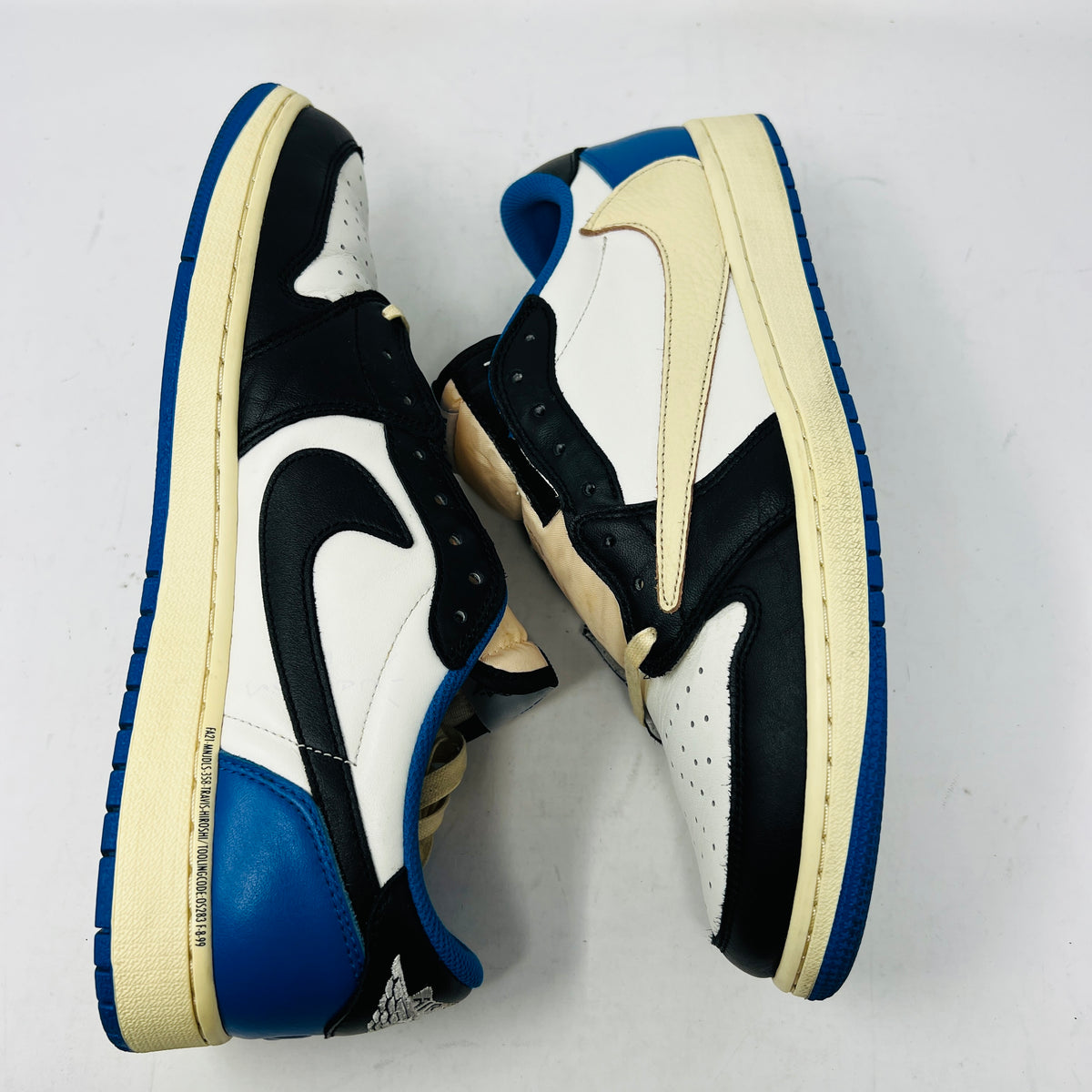Jordan 1 Retro Low OG SP Fragment x Travis Scott