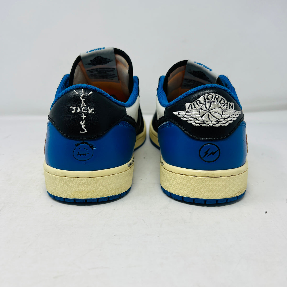 Jordan 1 Retro Low OG SP Fragment x Travis Scott