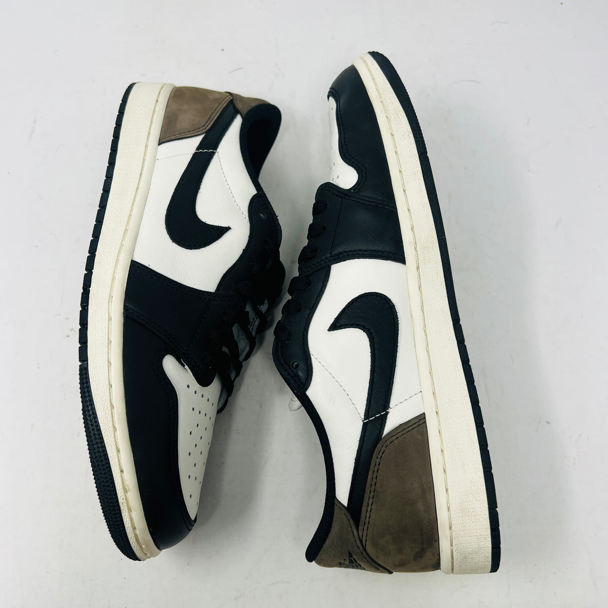 Jordan 1 Retro Low OG Mocha