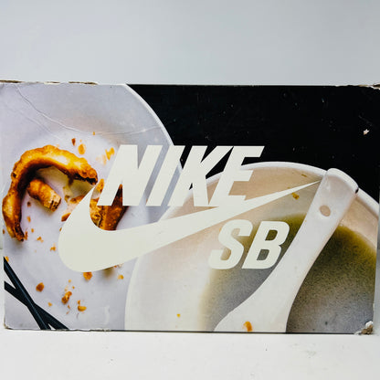Nike SB Dunk Low Street Hawker (Special Box)