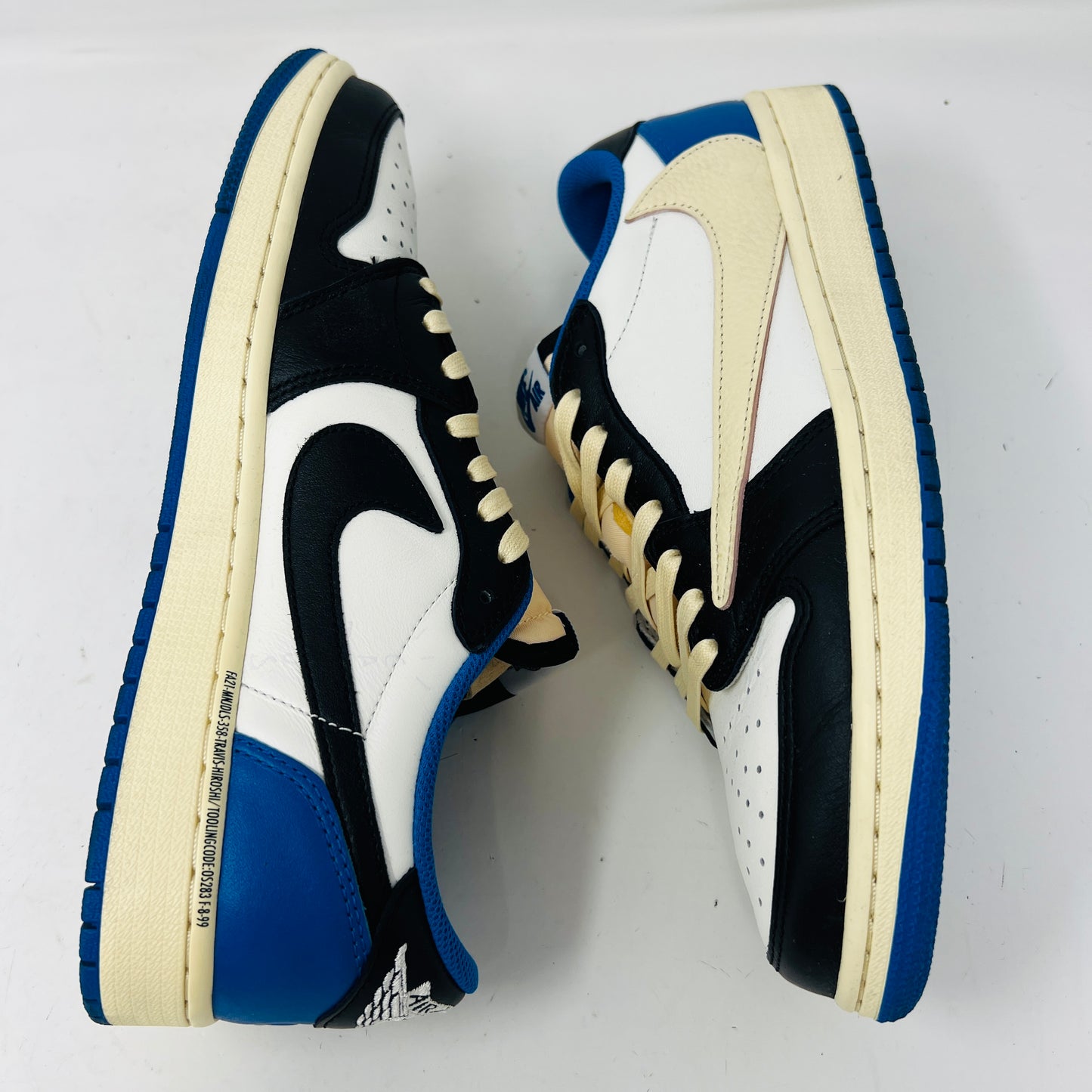 Jordan 1 Retro Low OG SP Fragment x Travis Scott