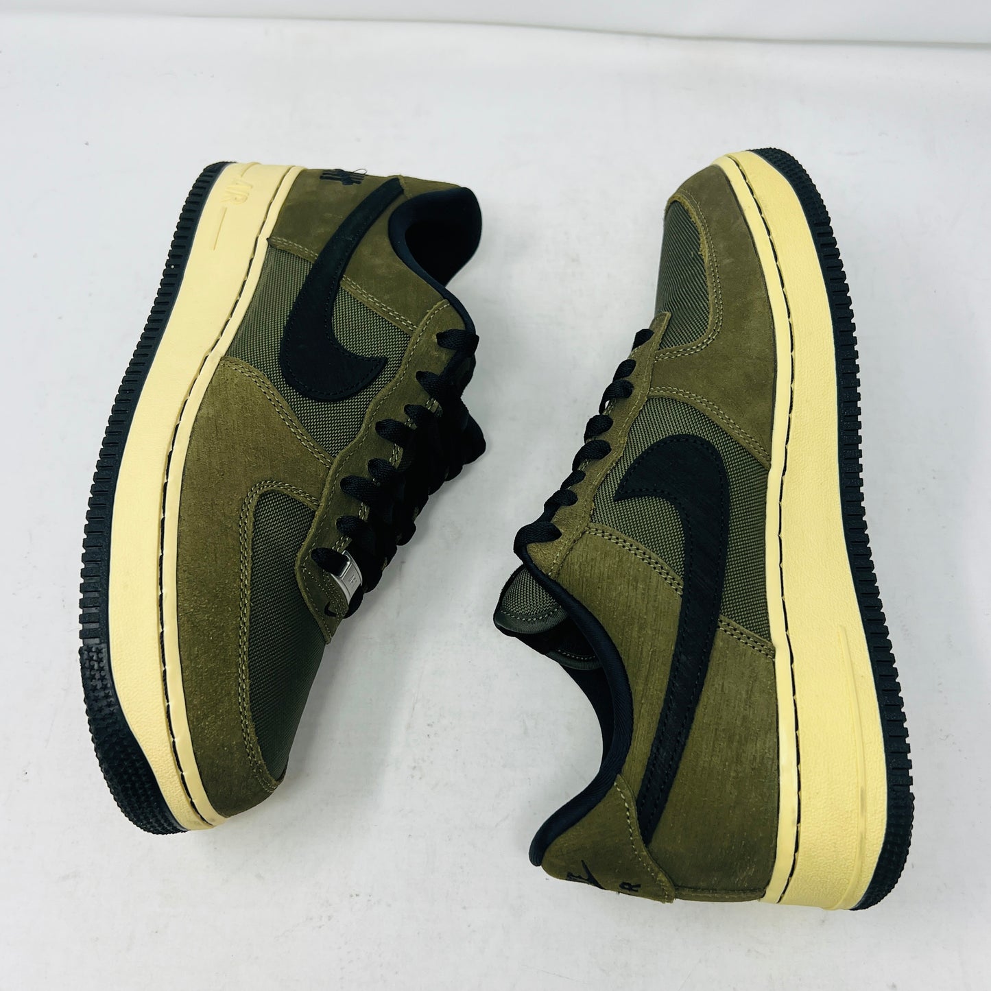 Nike Air Force 1 Low SP Undefeated Ballistic Dunk vs. AF1