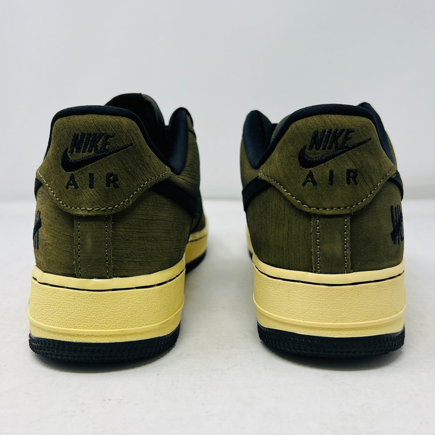 Nike Air Force 1 Low SP Undefeated Ballistic Dunk vs. AF1