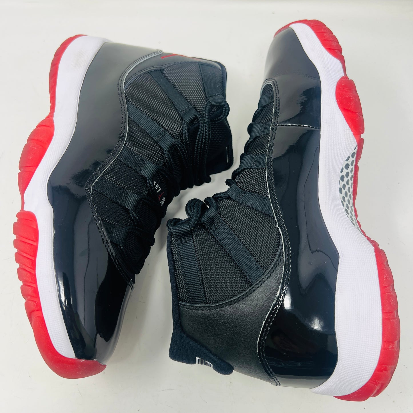 Jordan 11 Retro Playoffs Bred (2019)