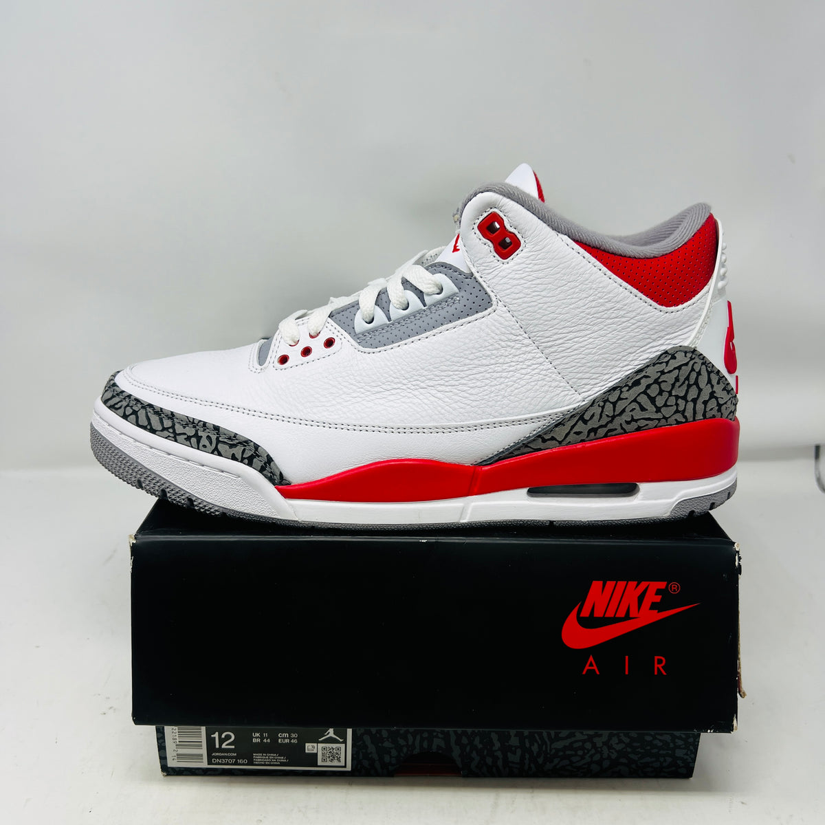 Jordan 3 Retro Fire Red (2022)