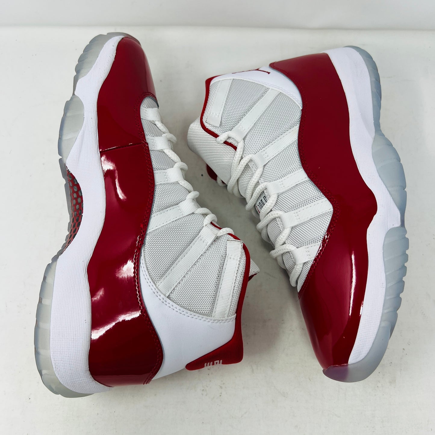 Jordan 11 Retro Cherry (2022)
