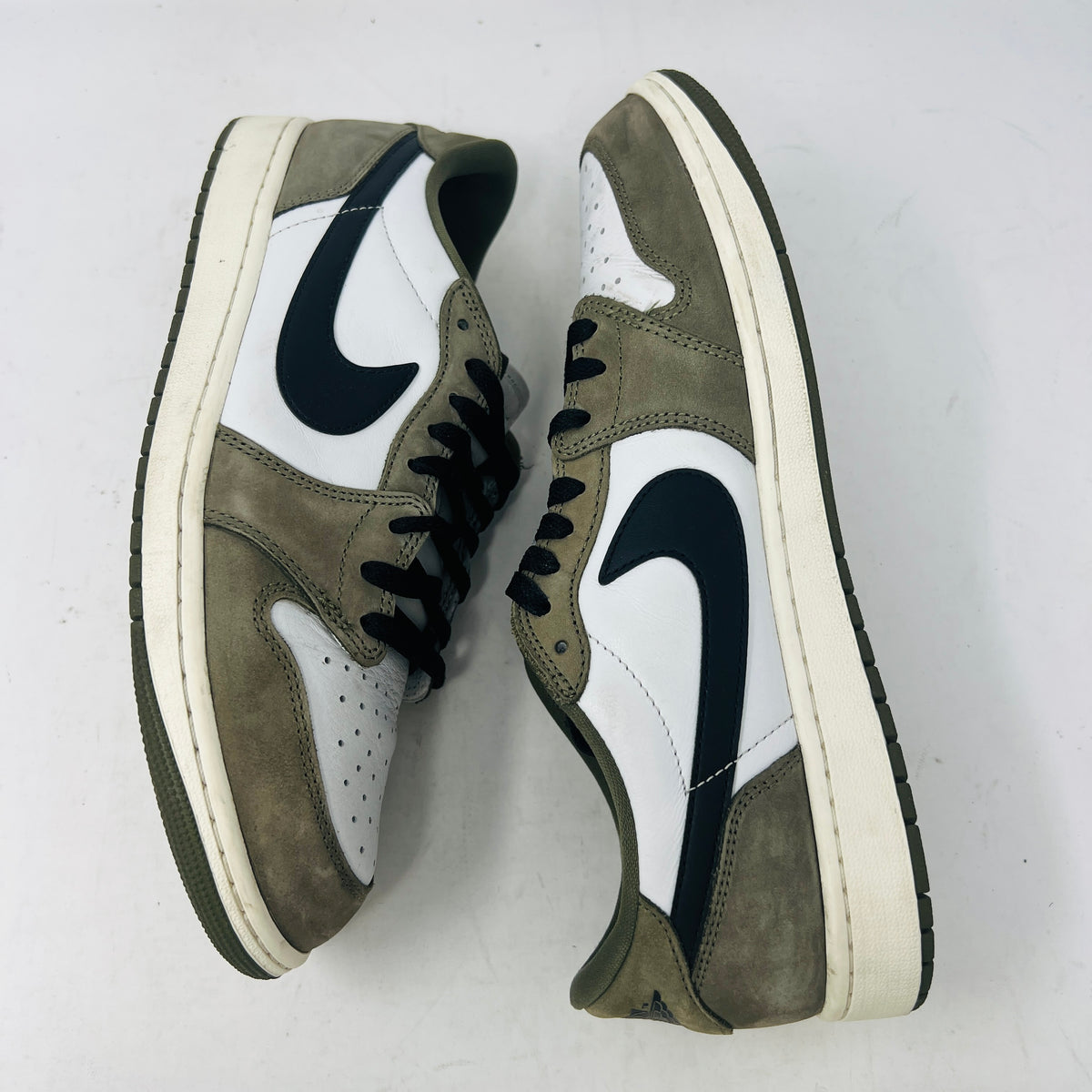 Jordan 1 Retro Low Medium Olive