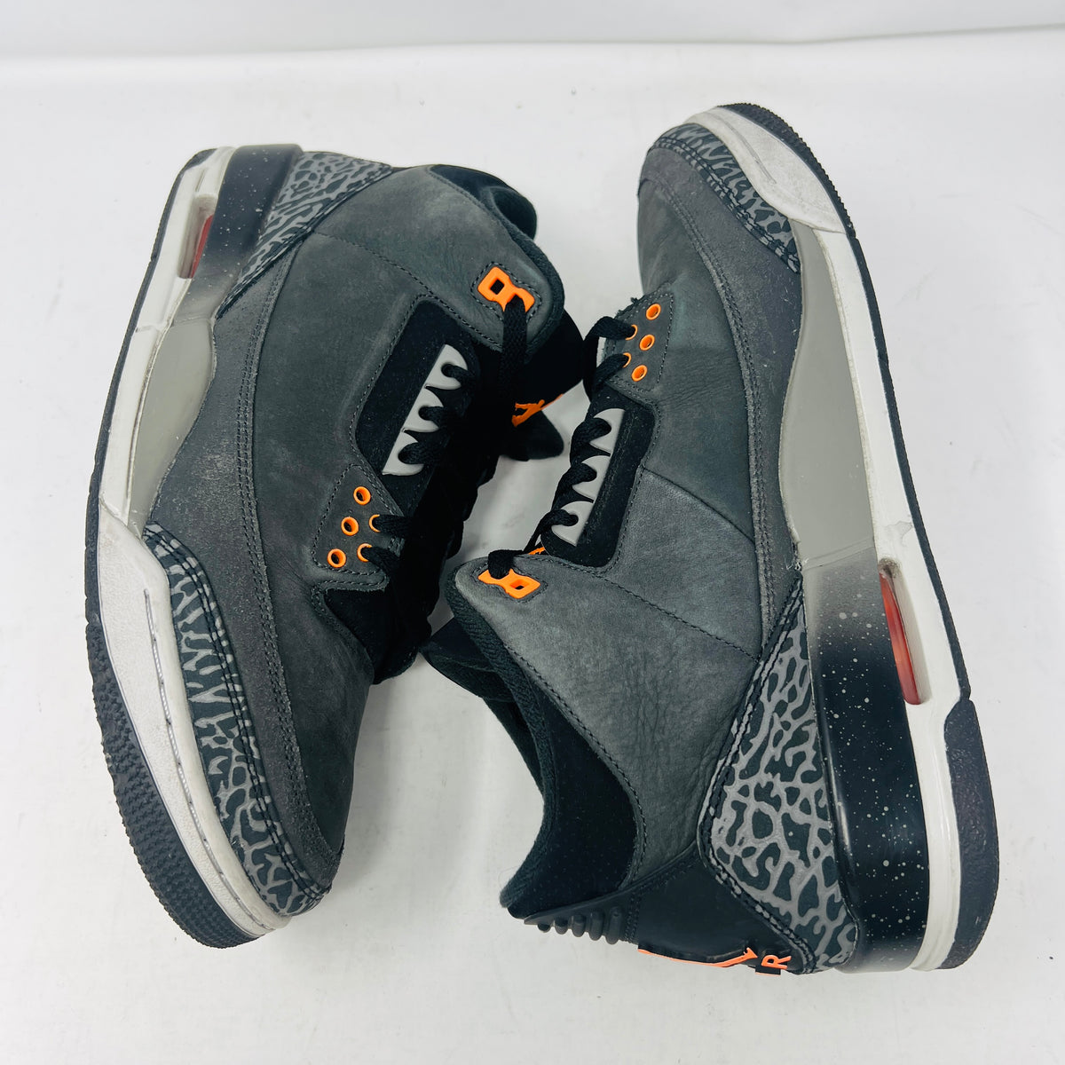 Jordan 3 Retro Fear Pack (2023)