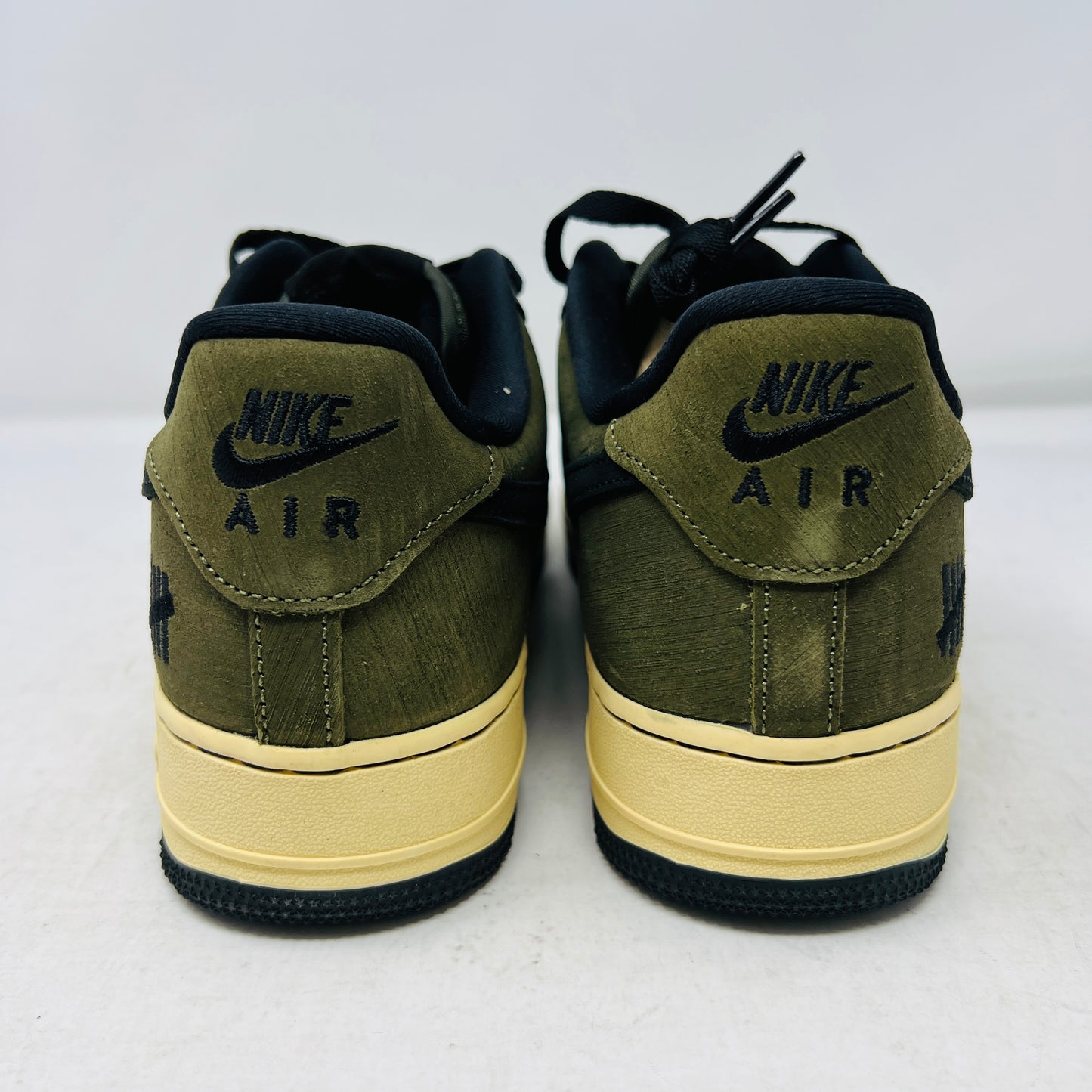 Nike Air Force 1 Low SP Undefeated Ballistic Dunk vs. AF1