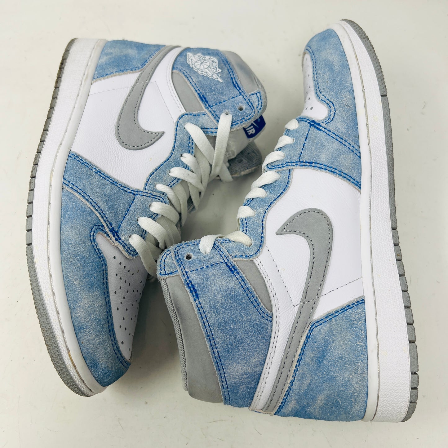Jordan 1 Retro High Hyper Royal Smoke Grey