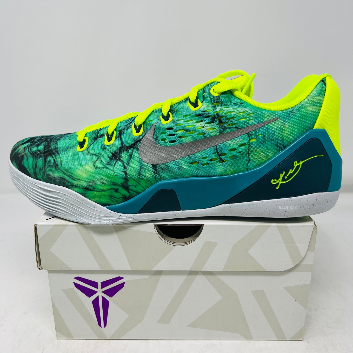 Nike Kobe 9 EM Low Easter