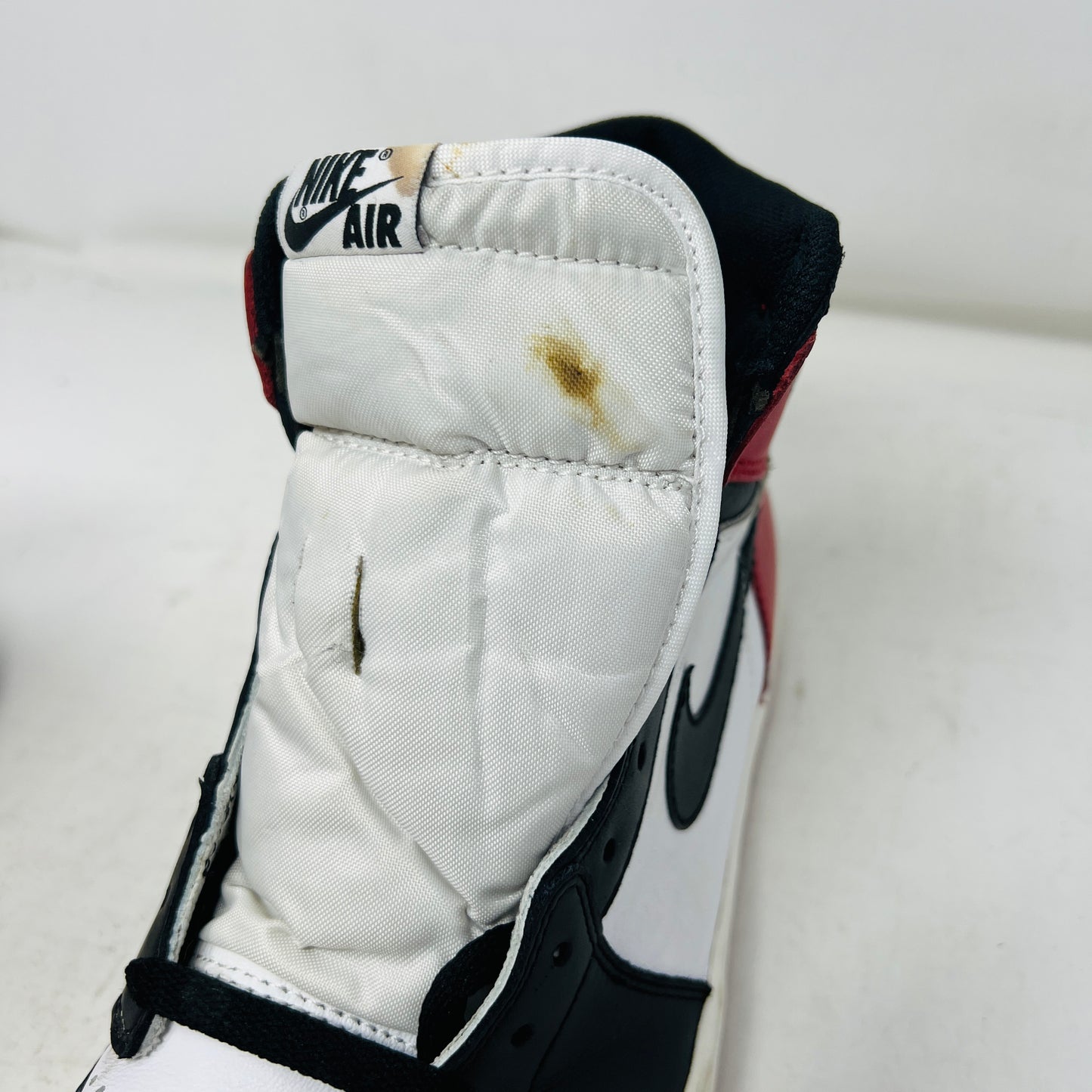 Jordan 1 Retro Black Toe (2016)