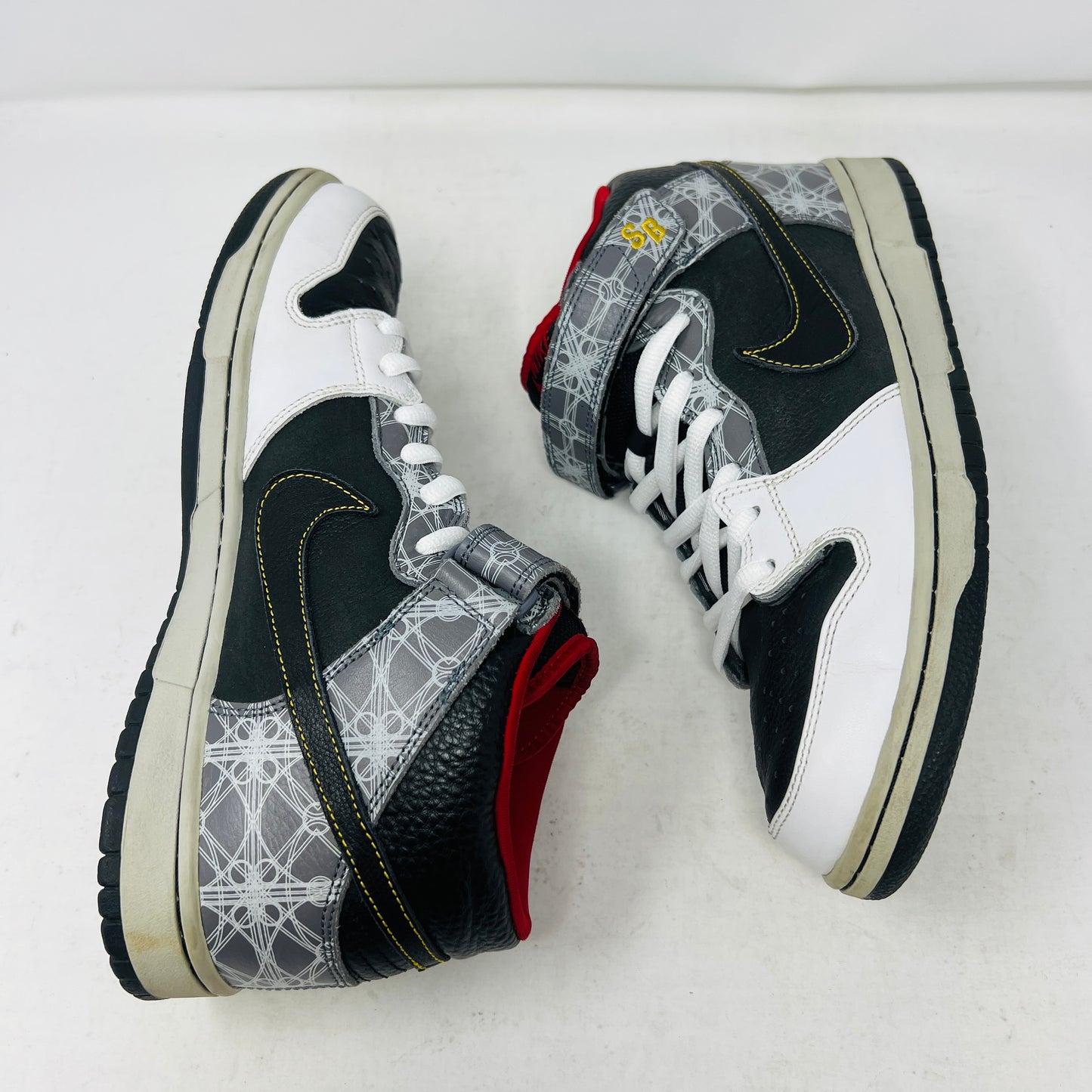 Nike SB Dunk Mid Beijing Triumvir Fly
