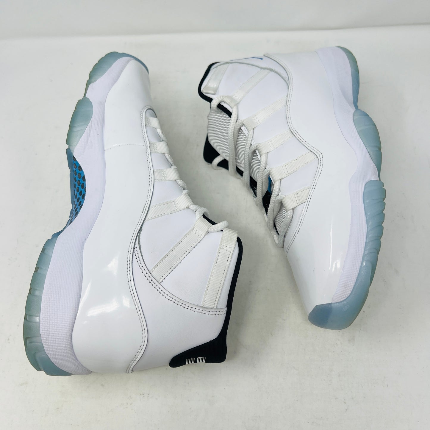 Jordan 11 Retro Legend Blue (2024)
