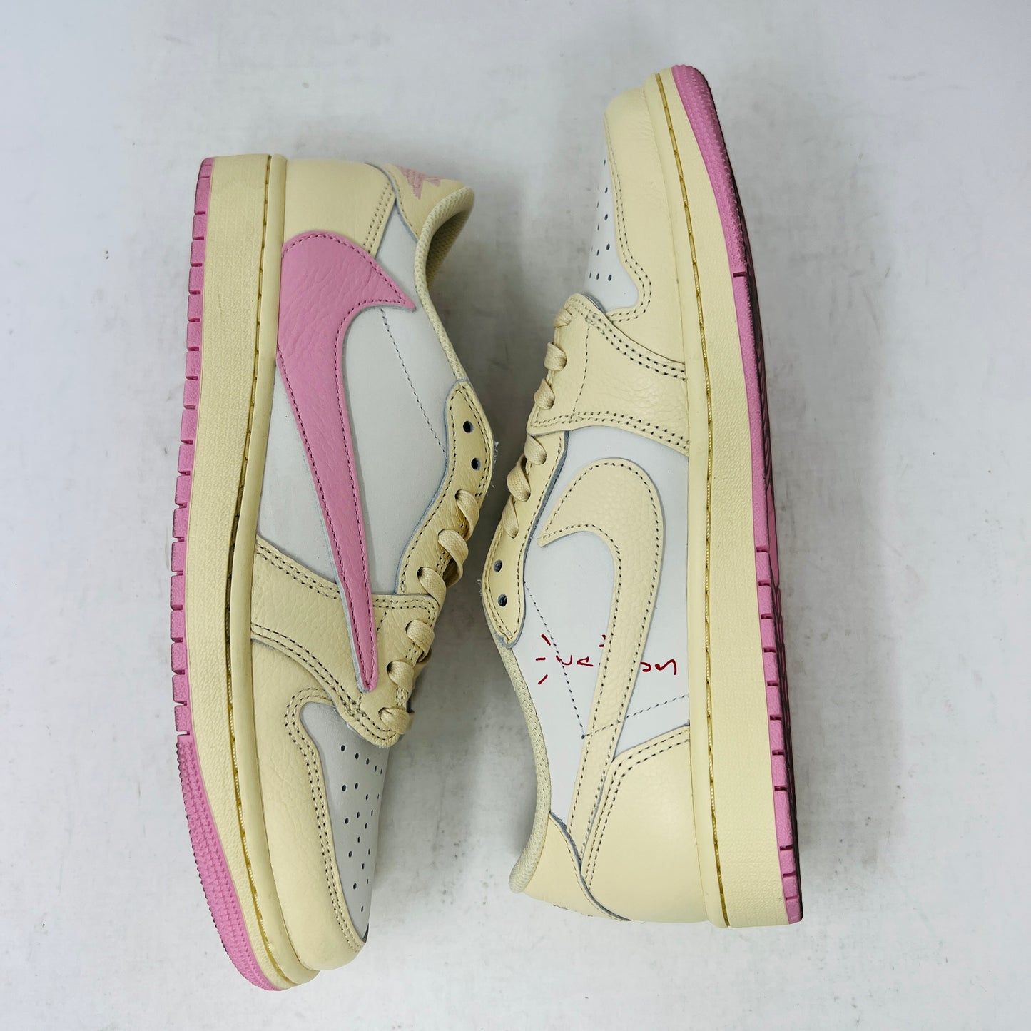 Jordan 1 Retro Low OG SP Travis Scott Shy Pink