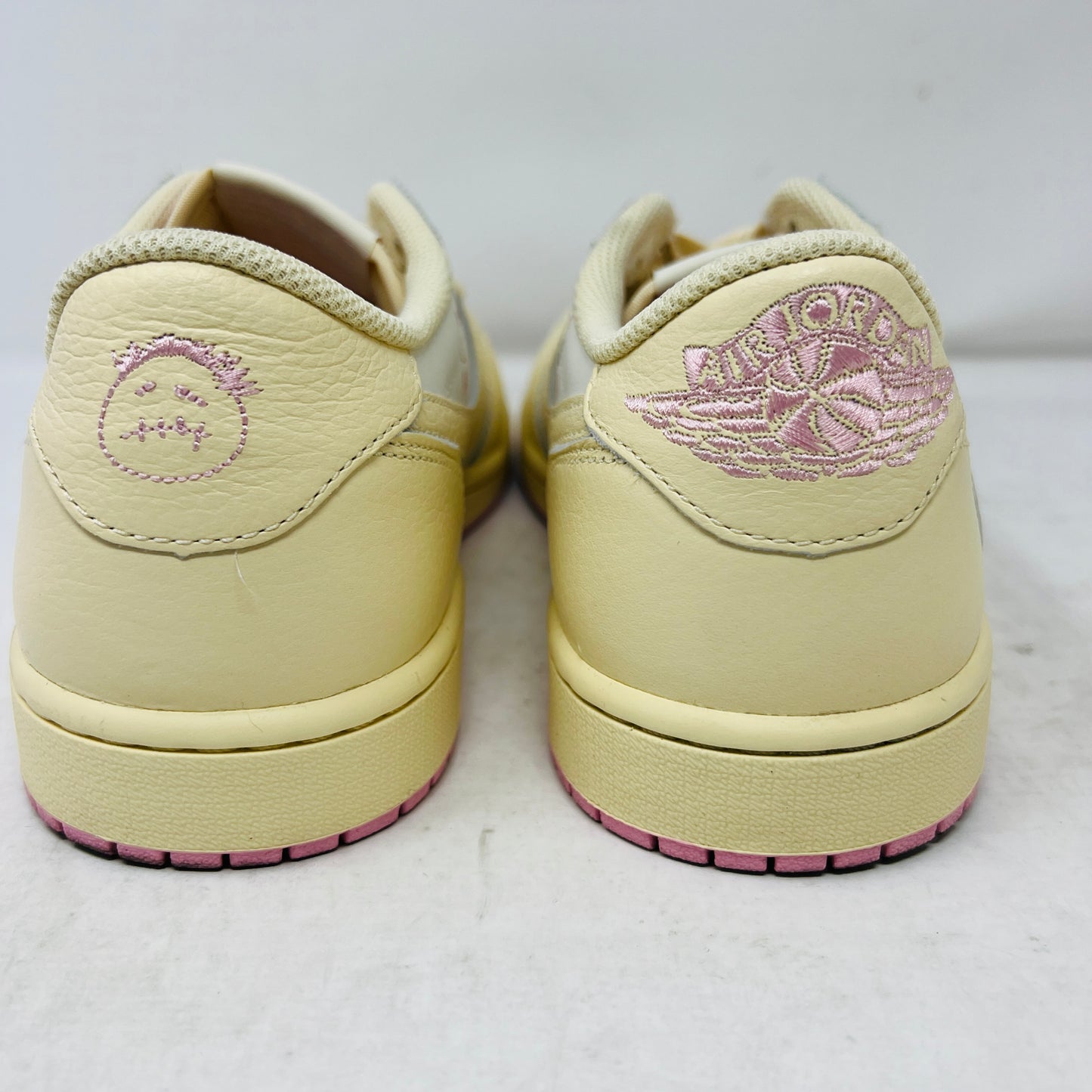 Jordan 1 Retro Low OG SP Travis Scott Shy Pink
