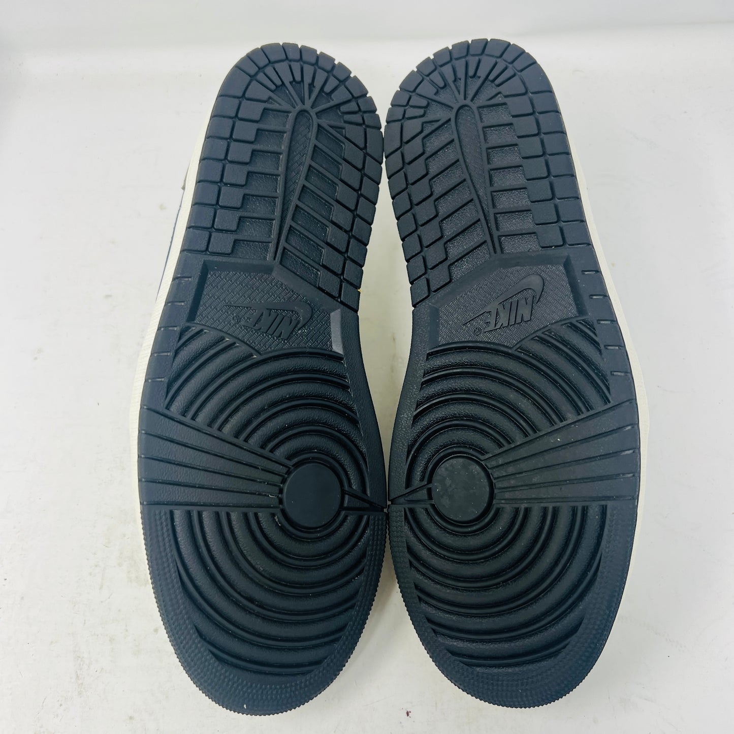 Jordan 1 Retro Low OG Mocha