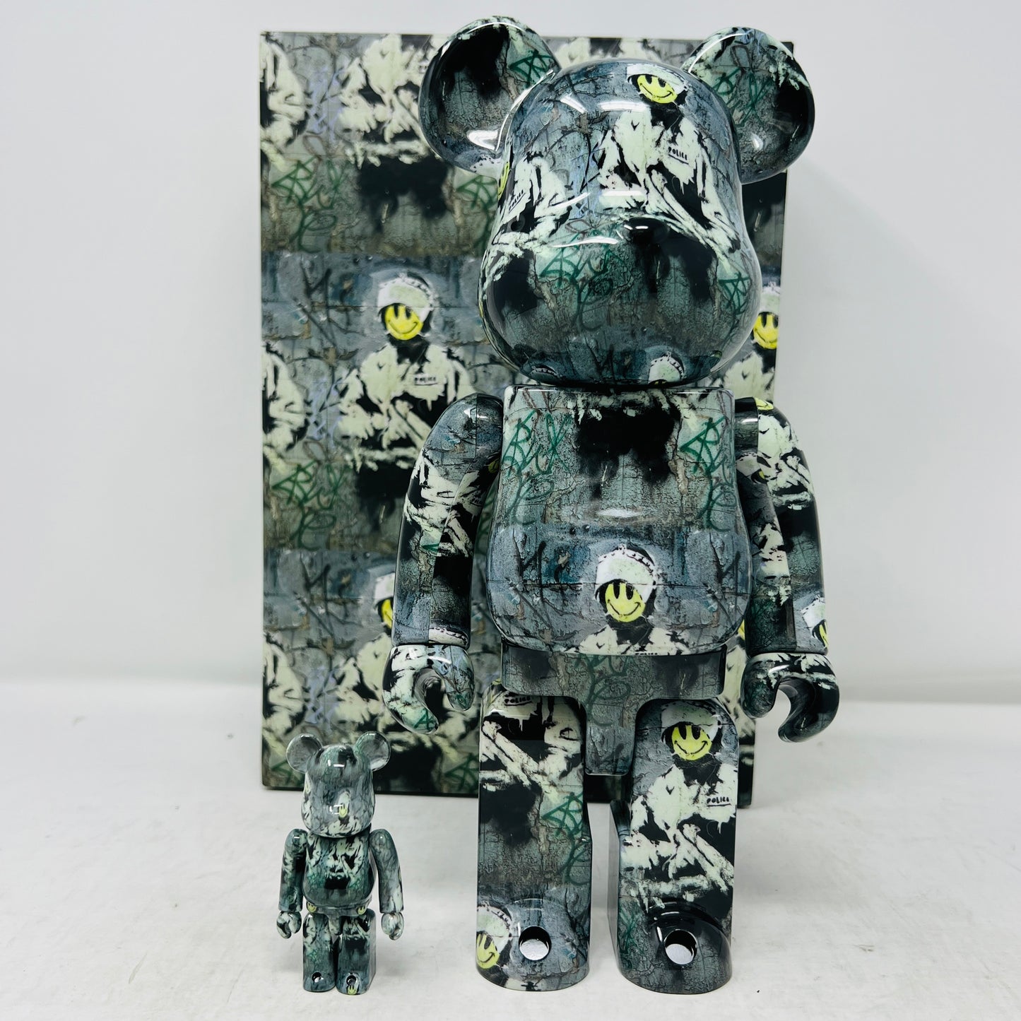 Bearbrick Riot Cop 100% & 400% Set