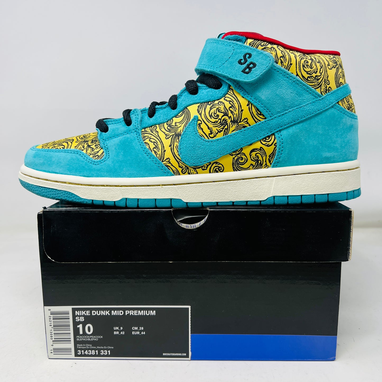 Nike SB Dunk Mid Premium Peacock