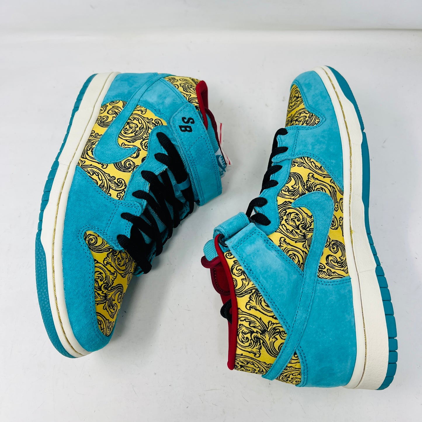 Nike SB Dunk Mid Premium Peacock