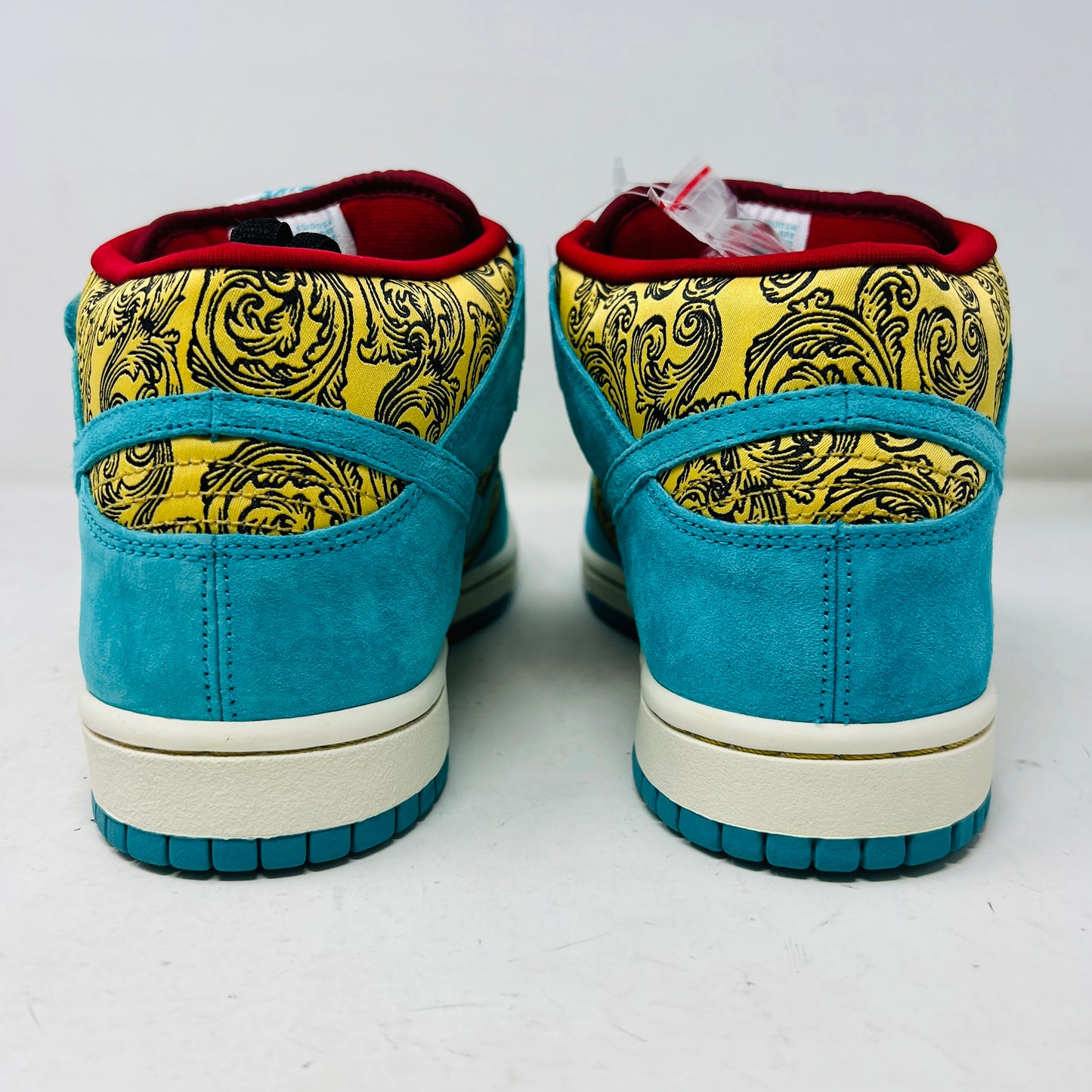 Nike SB Dunk Mid Premium Peacock