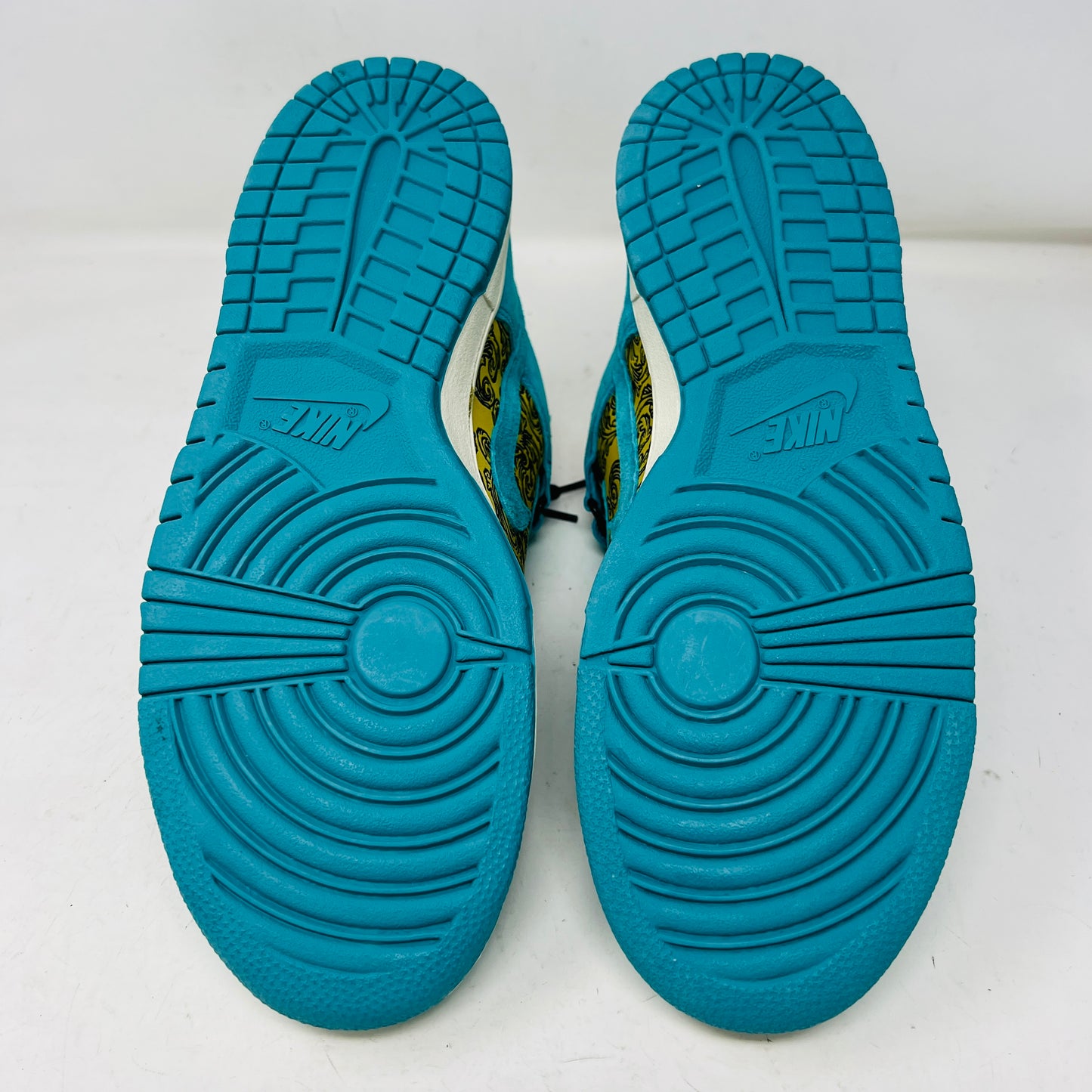 Nike SB Dunk Mid Premium Peacock