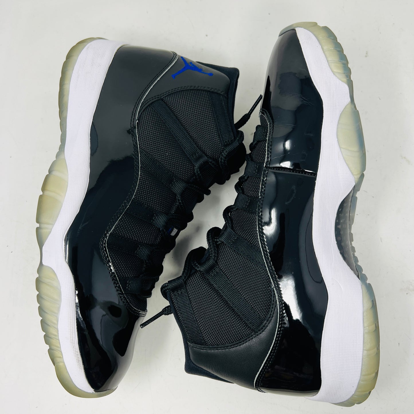 Jordan 11 Retro Space Jam (2016)