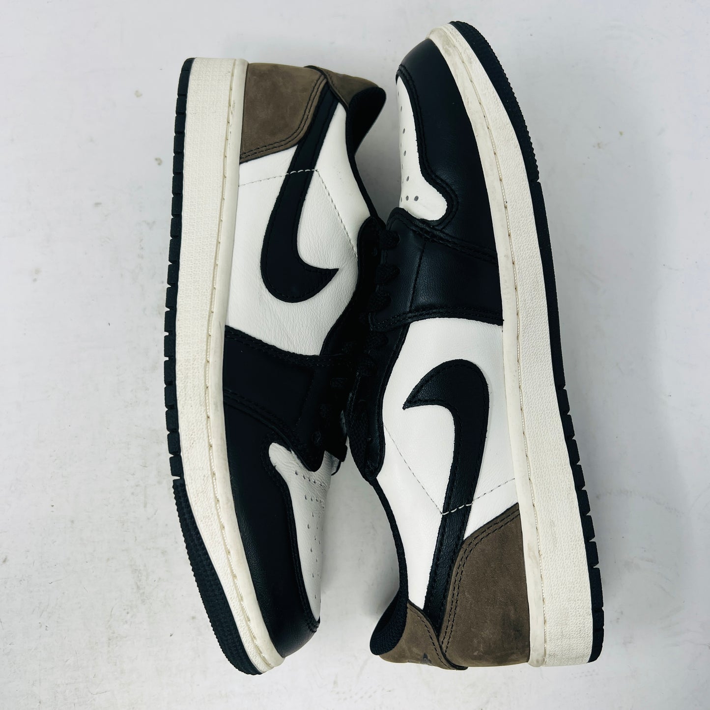 Jordan 1 Retro Low OG Mocha