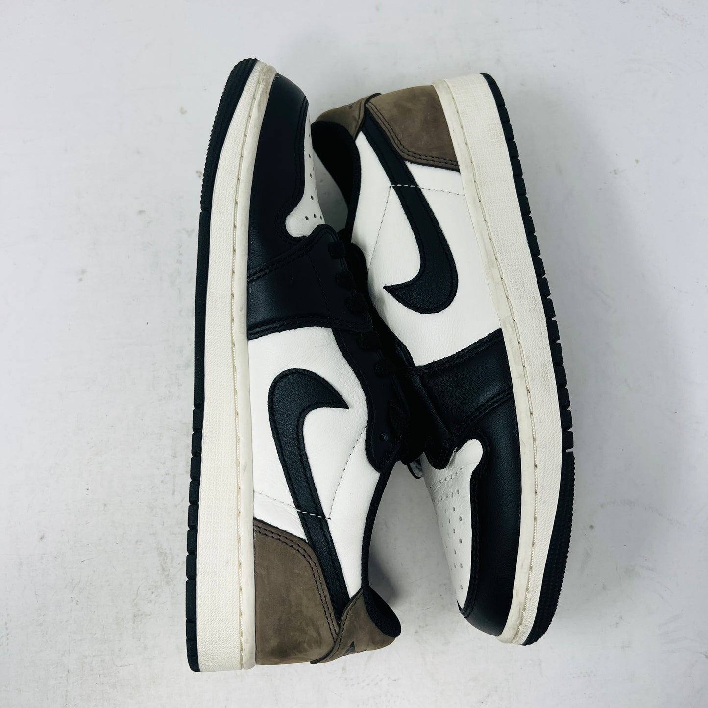 Jordan 1 Retro Low OG Mocha