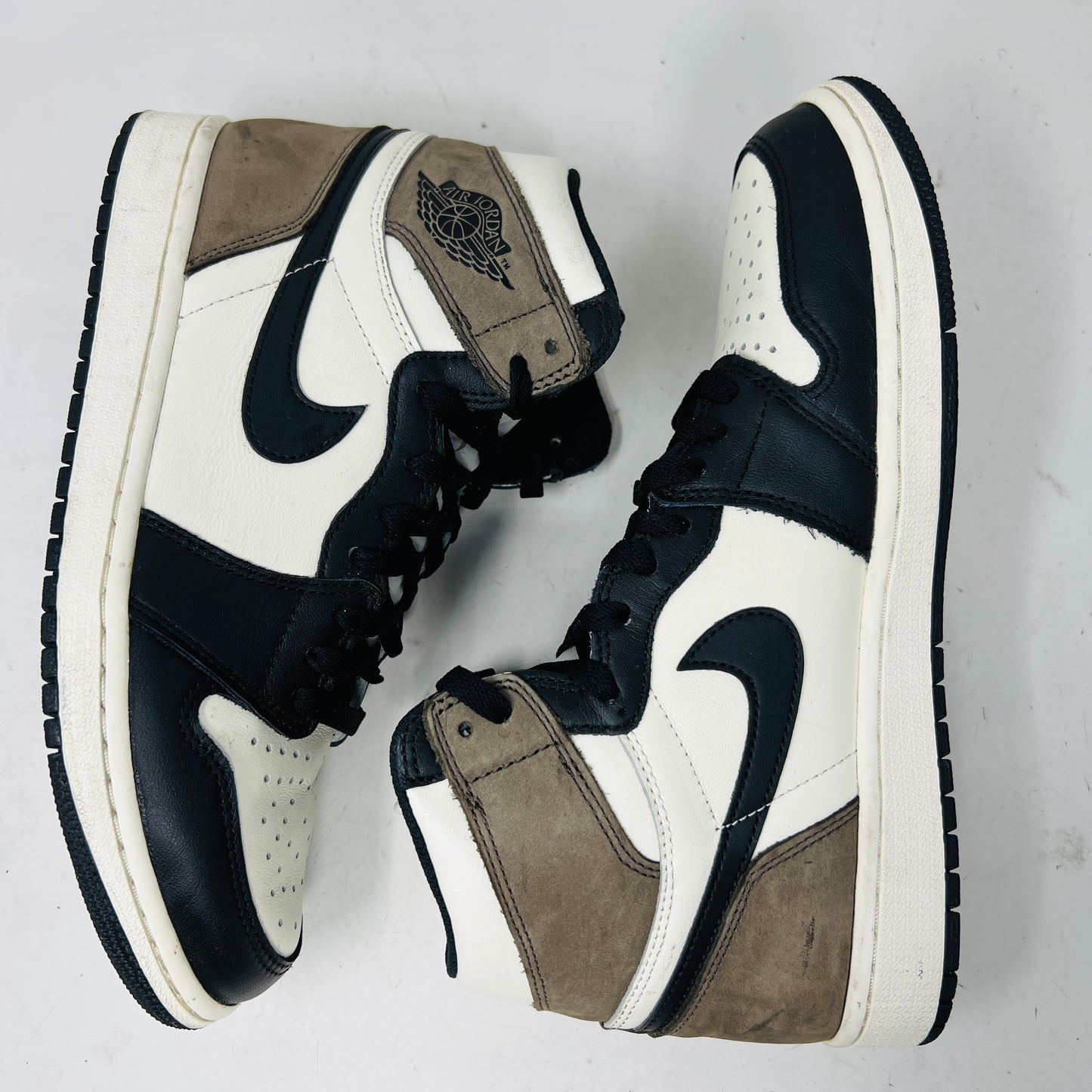 Jordan 1 Retro High Dark Mocha